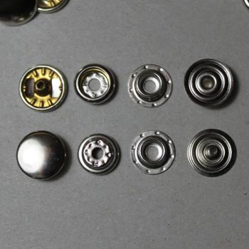 Preview: 100 Sport-Mini Druckknöpfe 13 mm silber von Prym