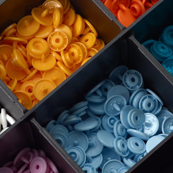 Color Snaps Box mit 300 Knöpfen + Werkzeug-Set
