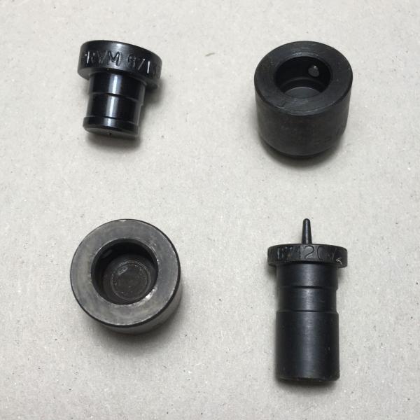4 teiliger Stempelsatz für Anorak-Druckknöpfe 15 mm