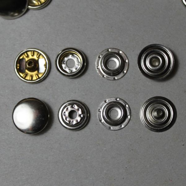 100 Sport-Mini Druckknöpfe 13 mm silber von Prym