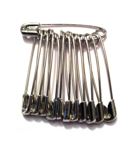 12 Sicherheitsnadeln silber, alle Nadeln 28 mm